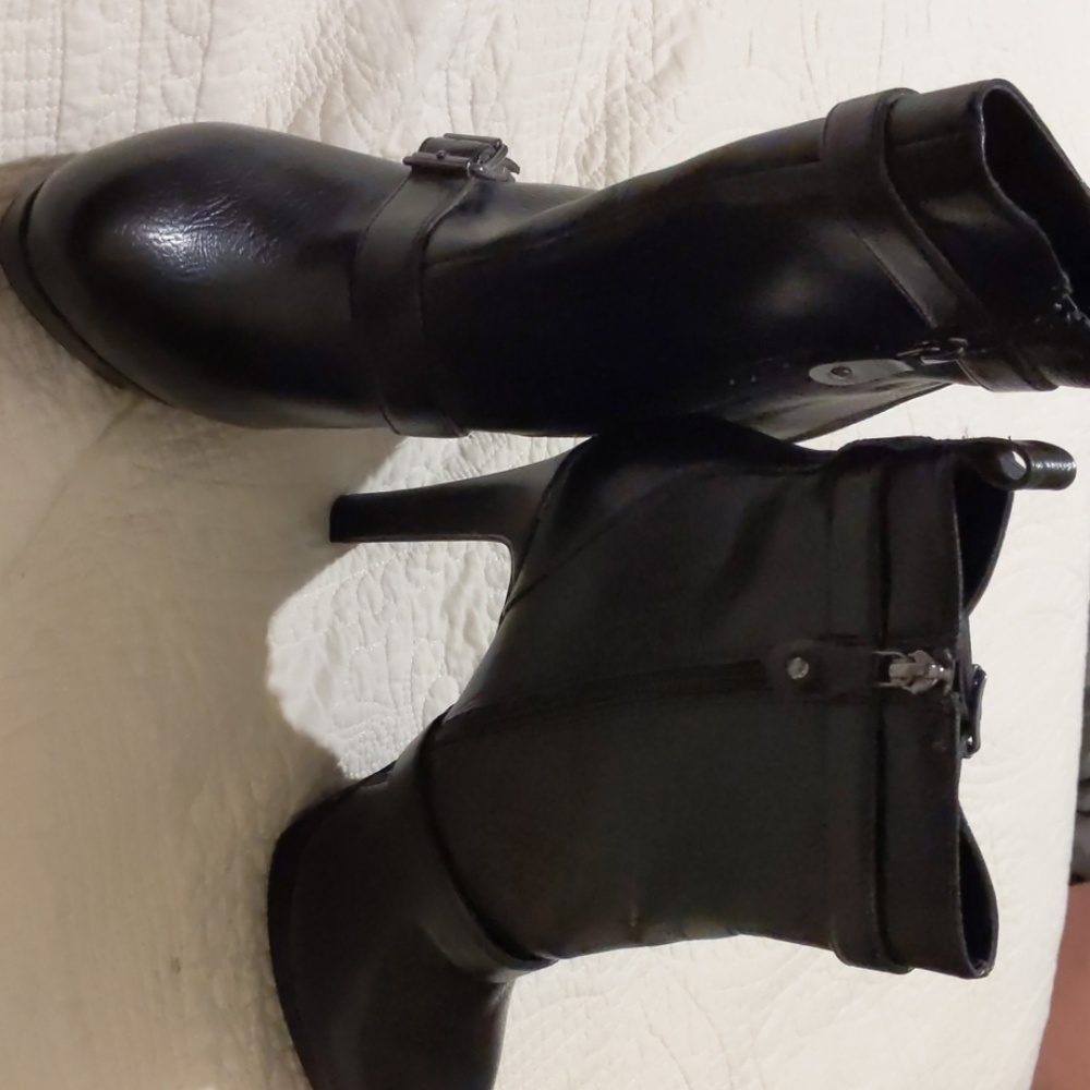 Vera Wang platform boots